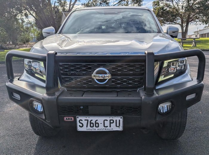 2022 Nissan Navara ST-X