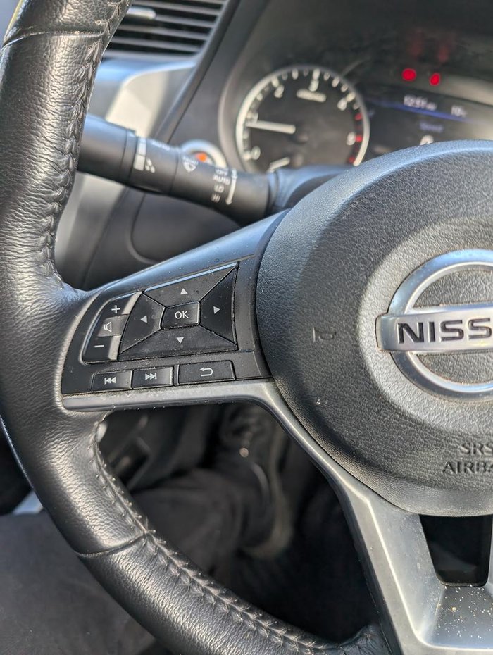 2022 Nissan Navara ST-X