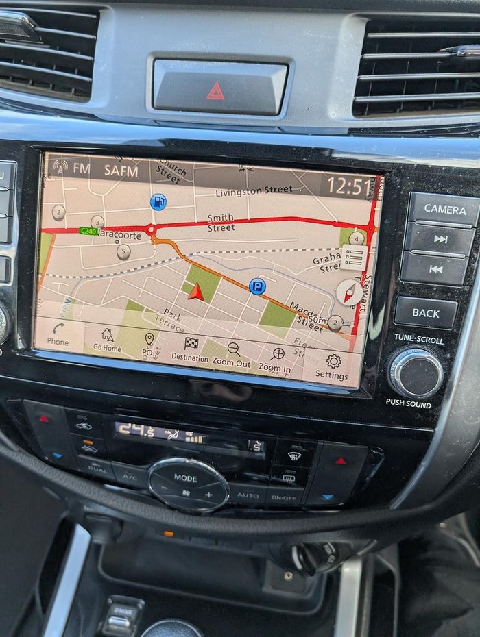 2022 Nissan Navara ST-X