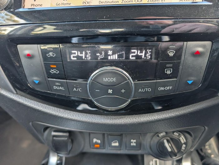 2022 Nissan Navara ST-X