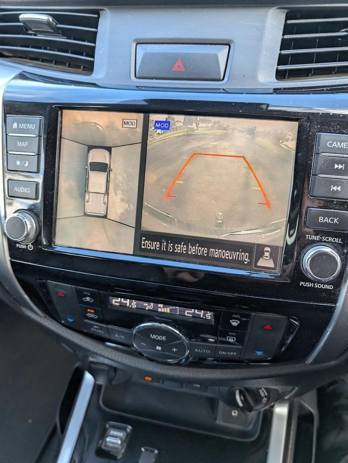 2022 Nissan Navara ST-X