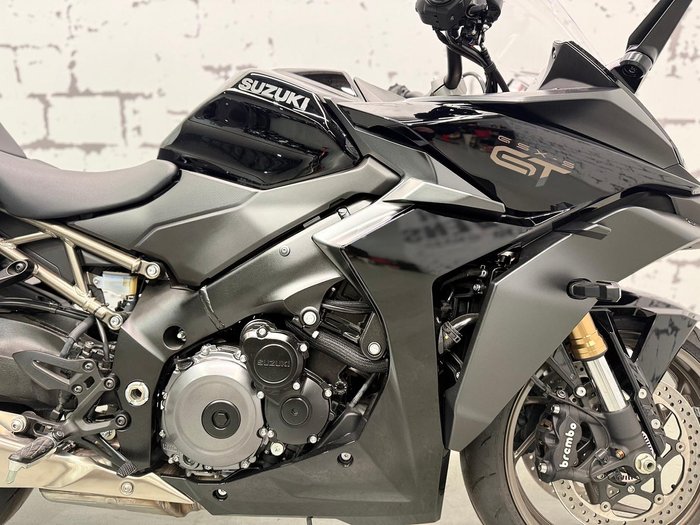 2024 Suzuki GSX-S1000 Panorama GT GSX-S Black