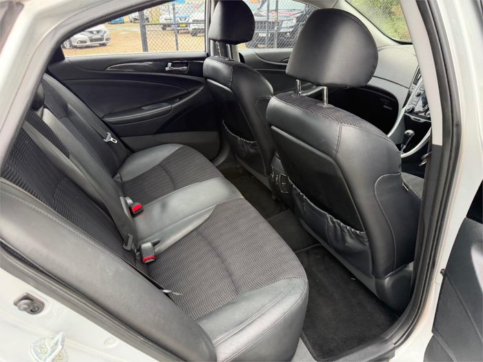 2011 HYUNDAI i45 ACTIVE