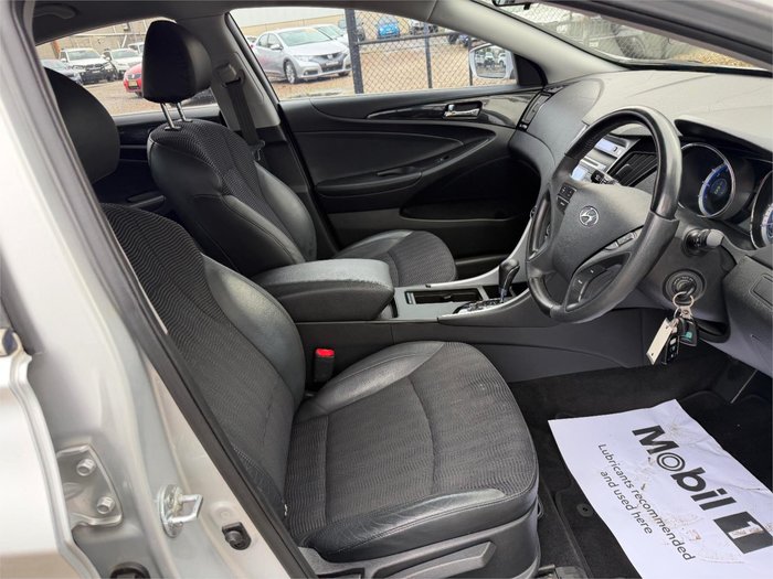 2011 HYUNDAI i45 ACTIVE