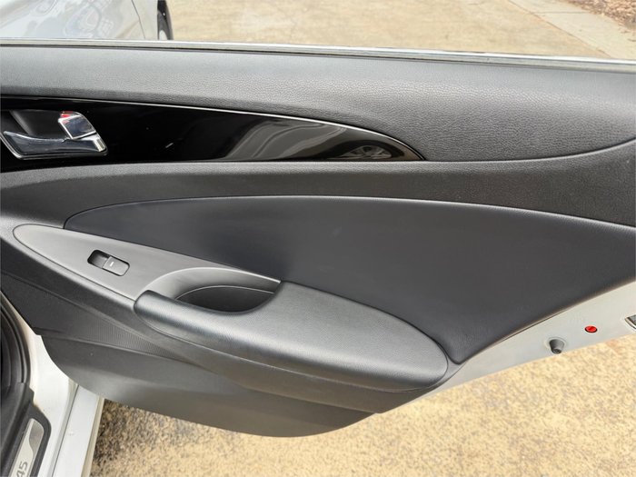 2011 HYUNDAI i45 ACTIVE