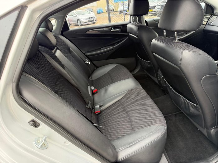2011 HYUNDAI i45 ACTIVE