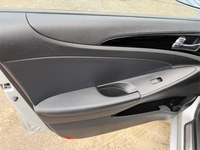 2011 HYUNDAI i45 ACTIVE