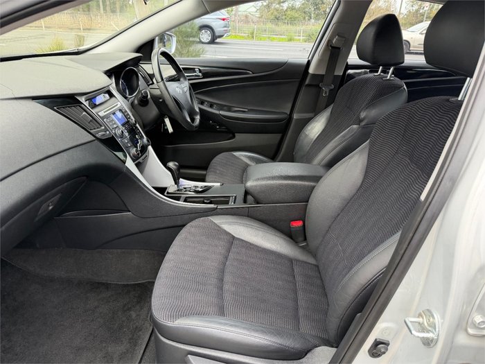 2011 HYUNDAI i45 ACTIVE