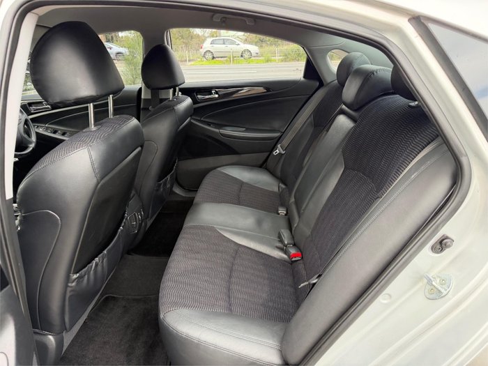 2011 HYUNDAI i45 ACTIVE