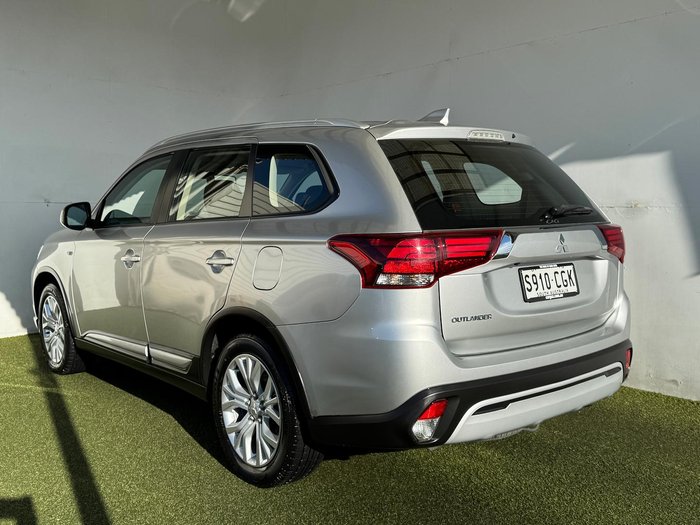 2020 Mitsubishi Outlander ES