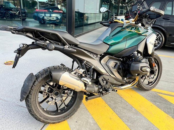 2025 BMW