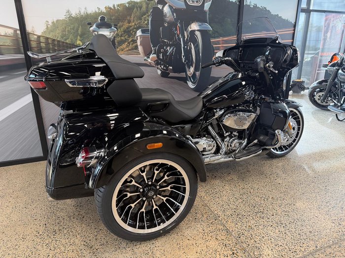 2026 Harley-Davidson Street Glide 3 (FLHLT)