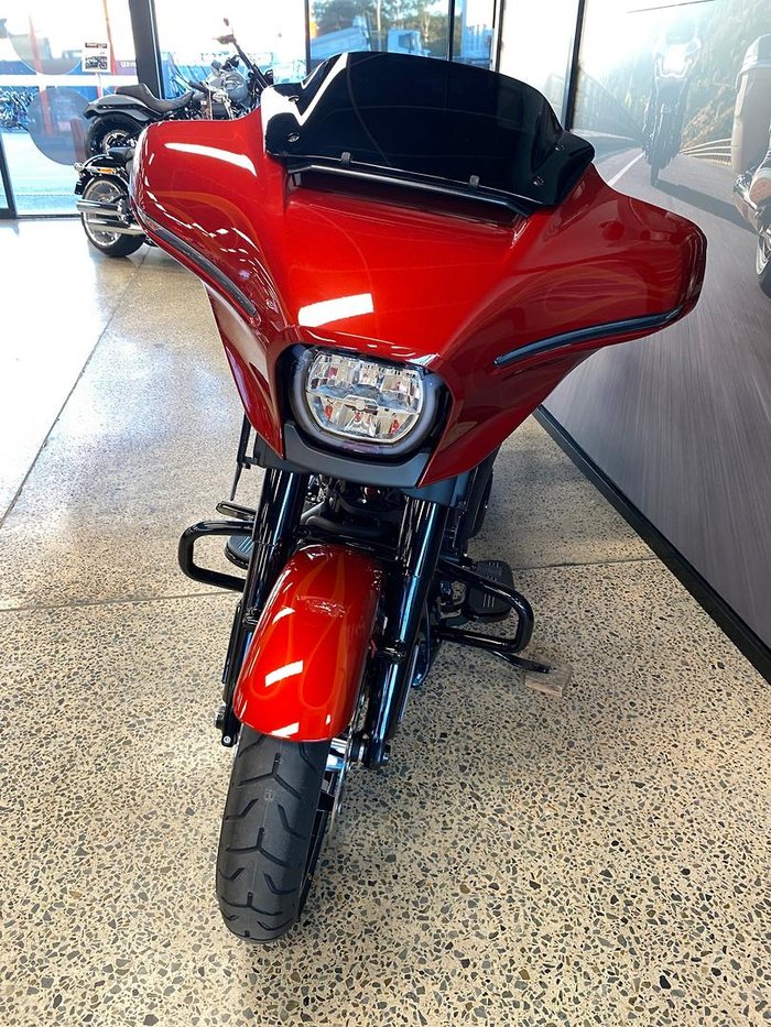 2025 Harley-Davidson Street Glide 117 (FLHX)