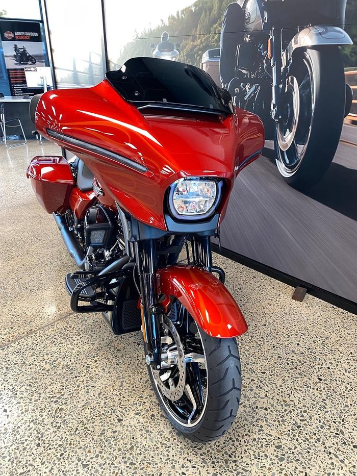 2025 Harley-Davidson Street Glide 117 (FLHX)