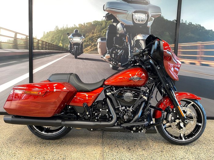 2025 Harley-Davidson Street Glide 117 (FLHX)
