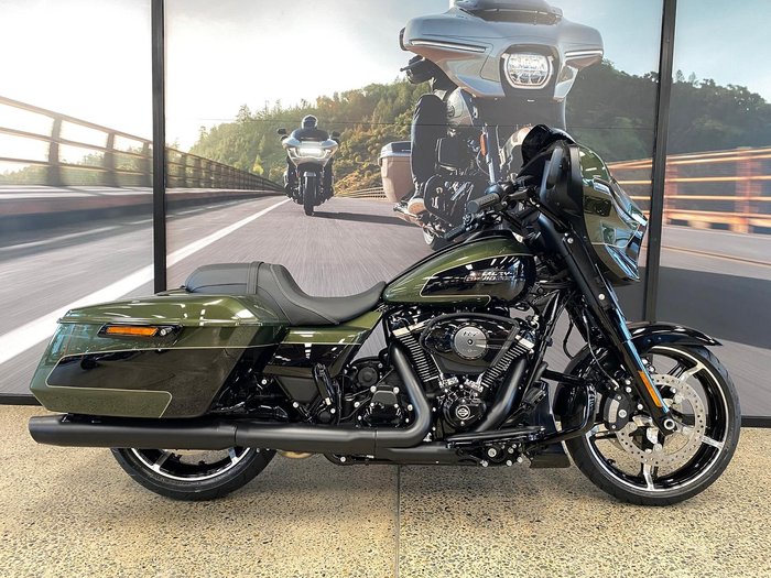 2026 Harley-Davidson Street Glide 117 (FLHX)