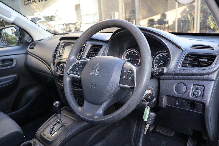 2021 Mitsubishi Triton GLX