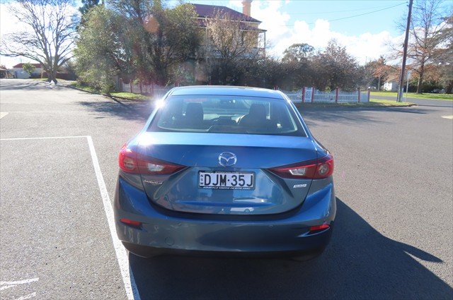 2016 Mazda 3 Neo