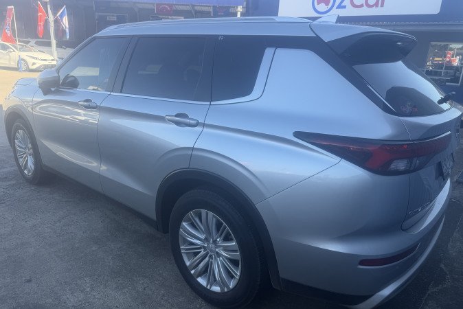 2022 MITSUBISHI OUTLANDER LS 7 SEAT (AWD)