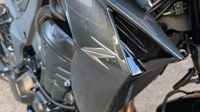2026 Kawasaki ZR 1100 Black