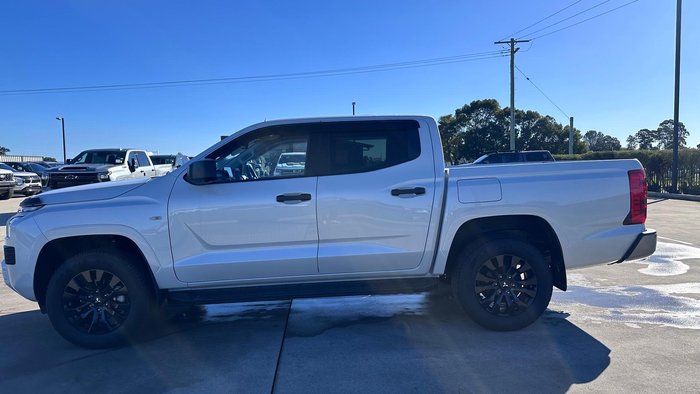 2026 Mitsubishi Triton GLX-R