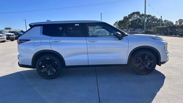 2026 Mitsubishi Outlander Black Edition