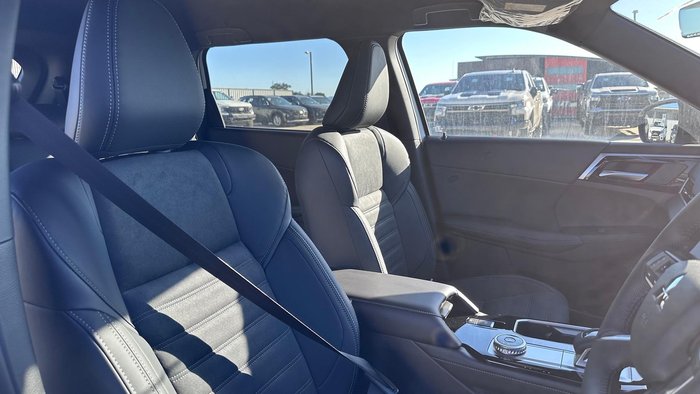 2026 Mitsubishi Outlander Black Edition