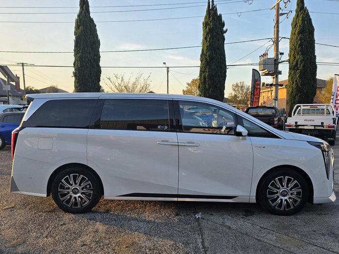 2026 GAC M8 PHEV Luxury