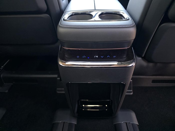 2026 GAC M8 PHEV Luxury