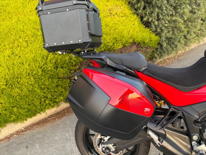 2023 DUCATI MULTISTRADA V2 S Red