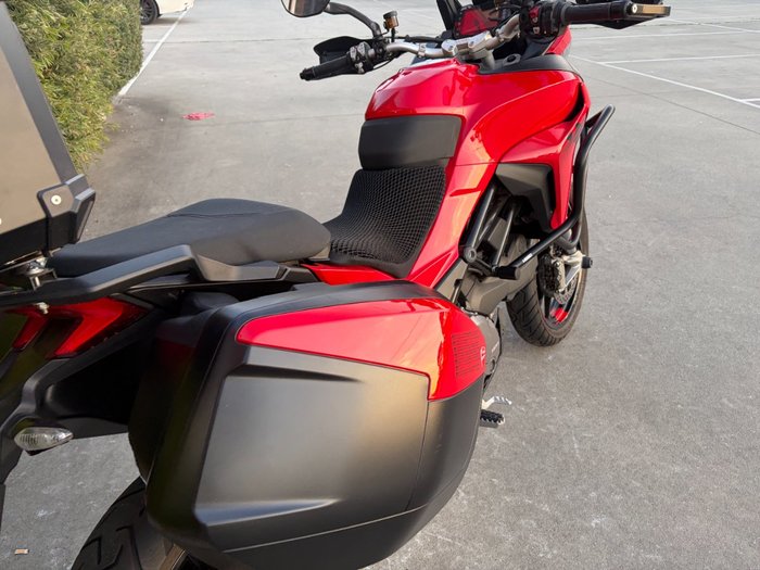 2023 DUCATI MULTISTRADA V2 S Red