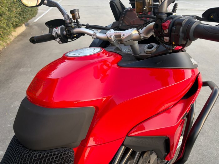 2023 DUCATI MULTISTRADA V2 S Red