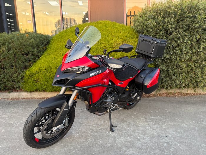 2023 DUCATI MULTISTRADA V2 S Red