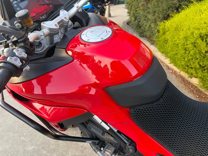 2023 DUCATI MULTISTRADA V2 S Red