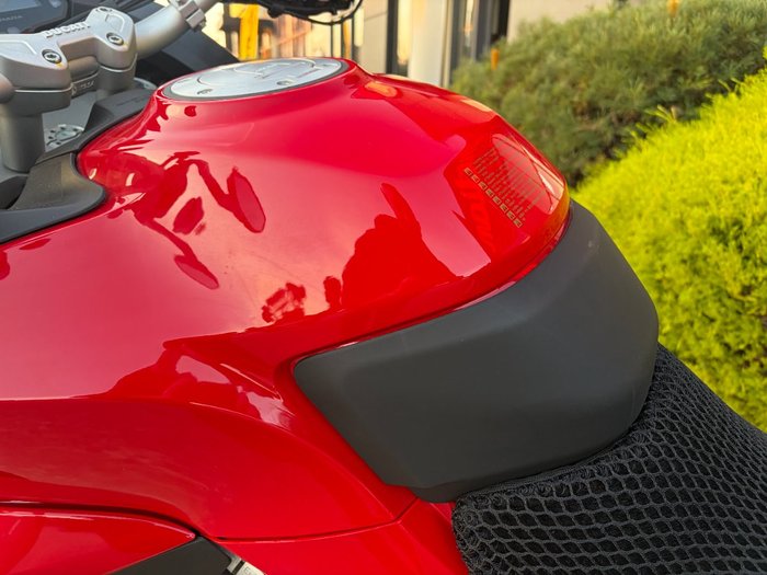 2023 DUCATI MULTISTRADA V2 S Red
