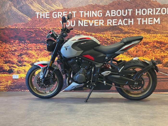 2026 Triumph Trident 800 Trident Grey