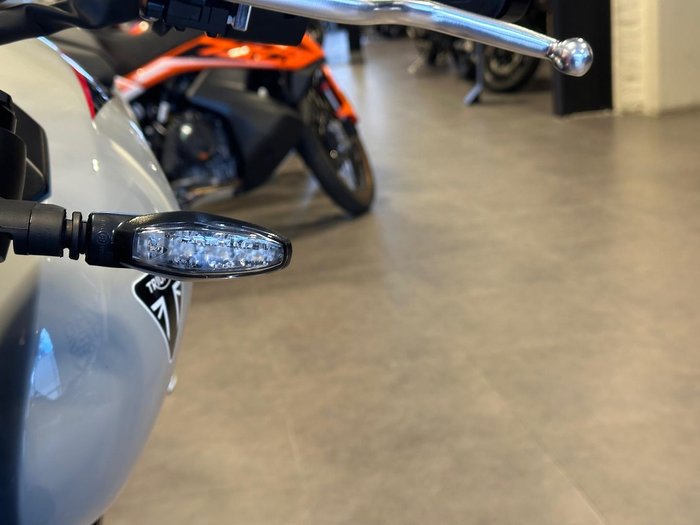 2026 Triumph Trident 800 Trident Grey
