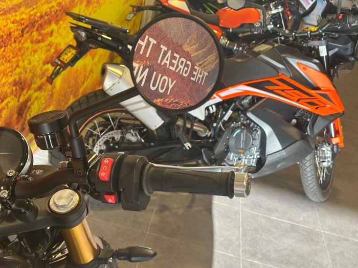 2026 Triumph Scrambler 900 Scrambler Yellow