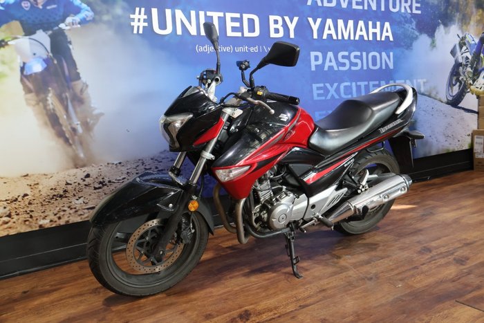 2015 Suzuki INAZUMA 250 (GW250) Red
