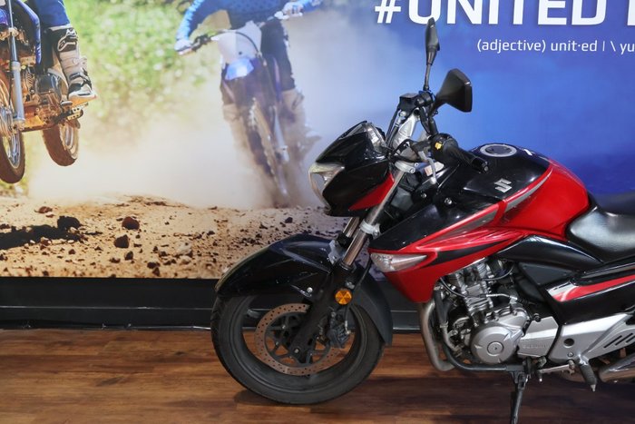 2015 Suzuki INAZUMA 250 (GW250) Red