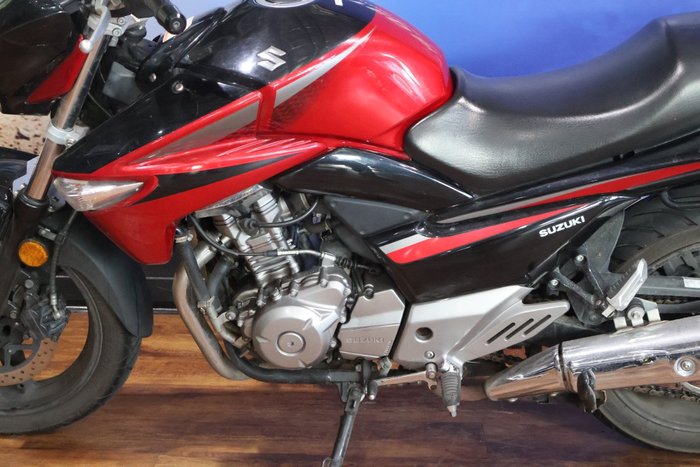2015 Suzuki INAZUMA 250 (GW250) Red