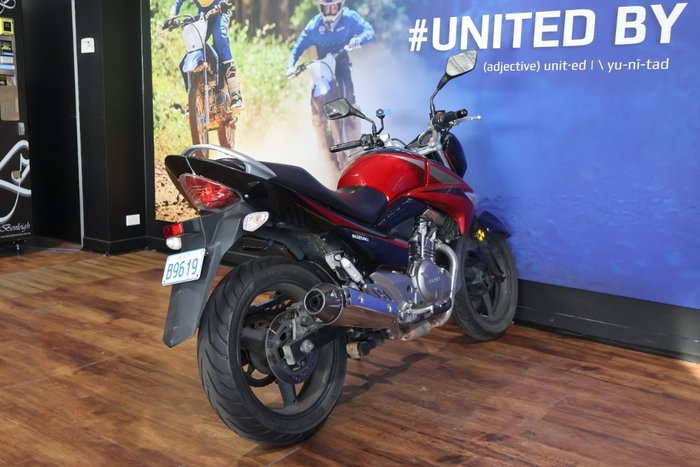 2015 Suzuki INAZUMA 250 (GW250) Red