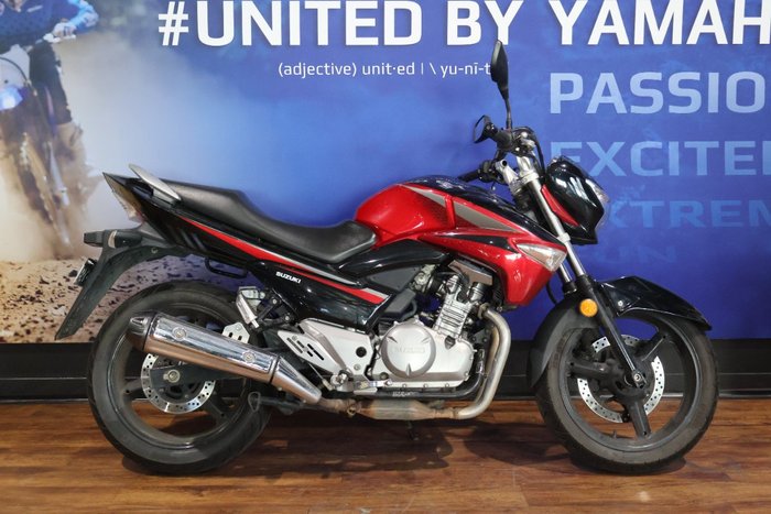 2015 Suzuki INAZUMA 250 (GW250) Red