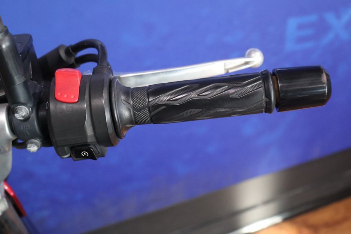 2015 Suzuki INAZUMA 250 (GW250) Red