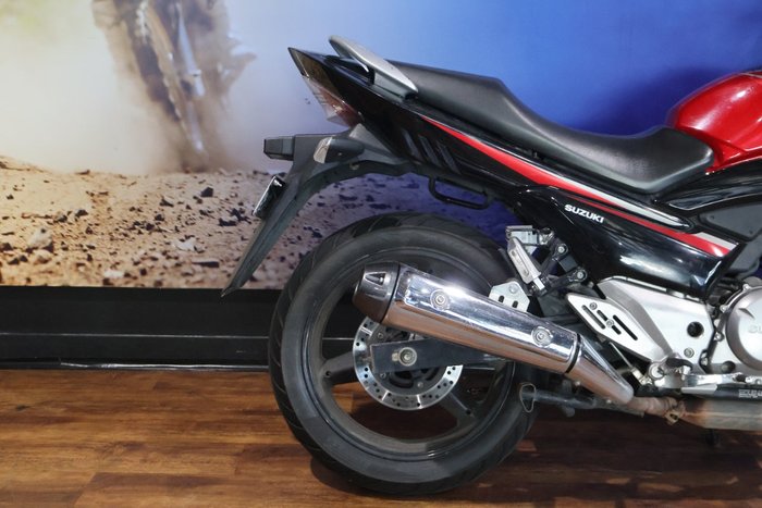 2015 Suzuki INAZUMA 250 (GW250) Red