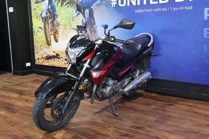 2015 Suzuki INAZUMA 250 (GW250) Red