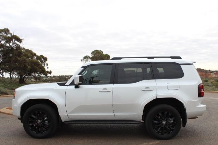 2024 Toyota Landcruiser Prado