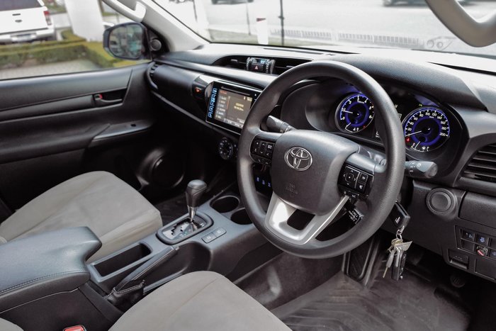 2019 Toyota Hilux SR