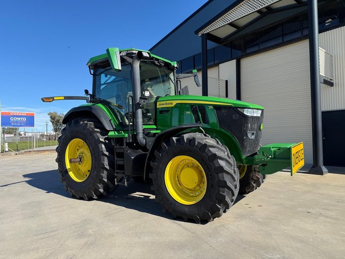 2022 John Deere 7R210