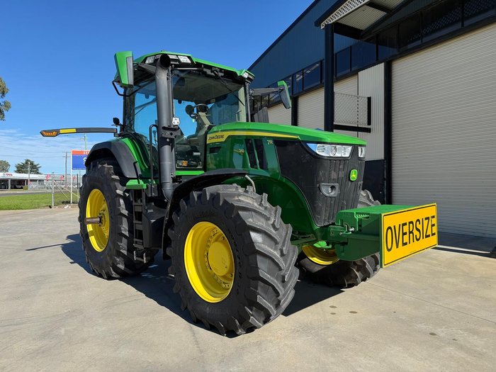 2022 John Deere 7R210